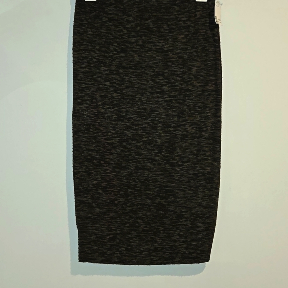 Express green skirt. Size small. NWT.